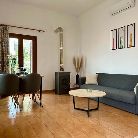 Romanza Kournás Extérieur photo