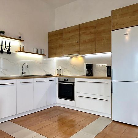 Romanza Kournás Extérieur photo