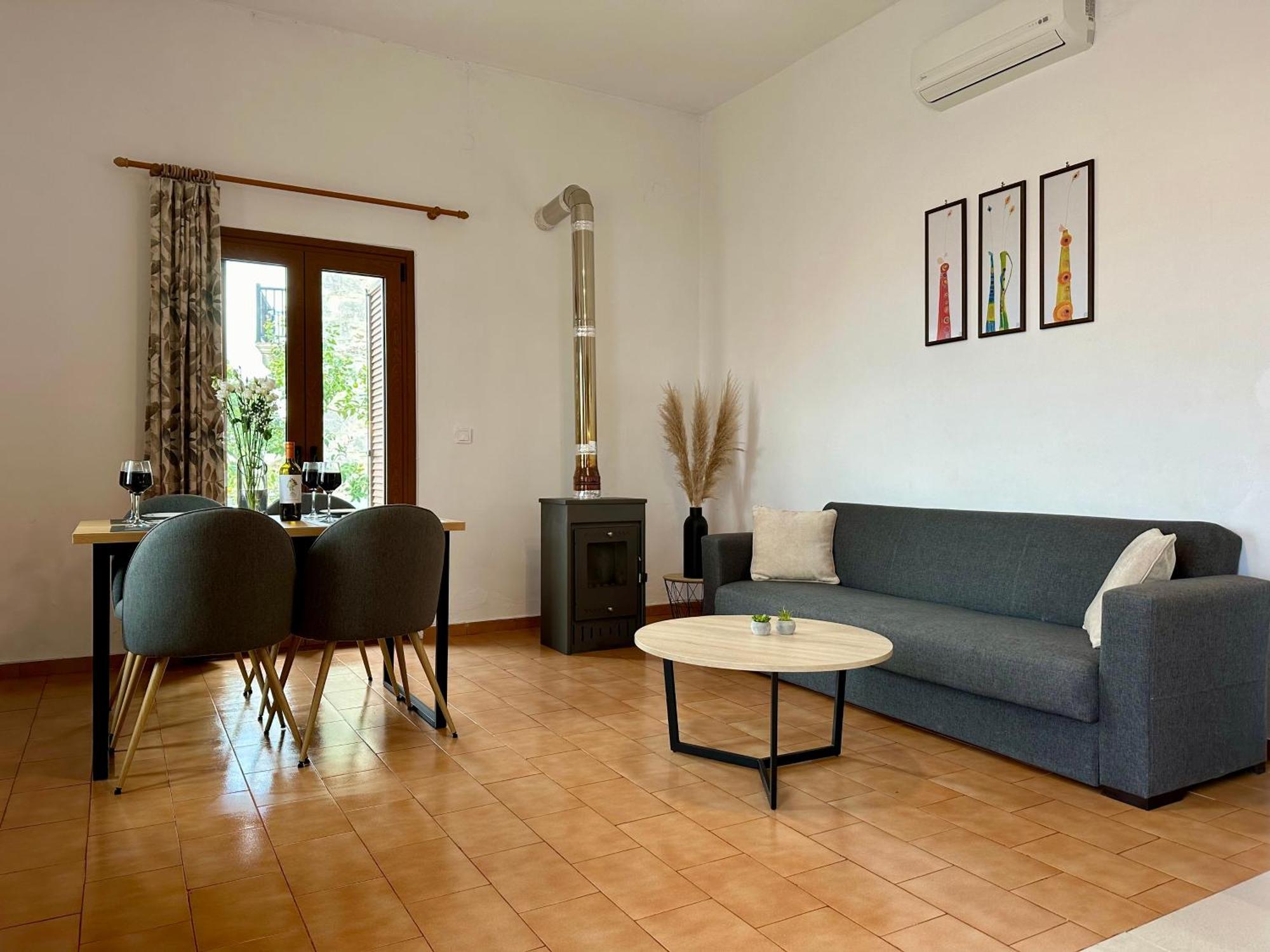 Romanza Kournás Extérieur photo